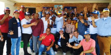 Comunicadores 8.0 Luis Abinader Presidente califica de "fenómeno humano" el crecimiento que ha experimentado la entidad a favor del presidente