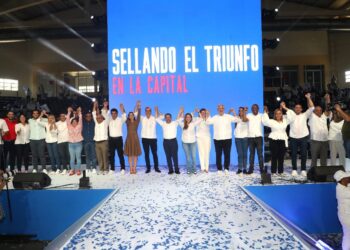 Carolina Mejía: "Por amor a SD, Guillermo senador y por amor a RD yo voto por Luis"