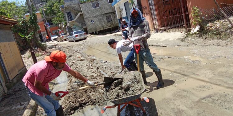 Asdo va en auxilio de residentes de Arroyo Bonito de Manoguayabo