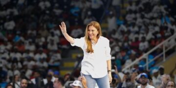 Carolina Mejía: "Por amor a SD, Guillermo senador y por amor a RD yo voto por Luis"