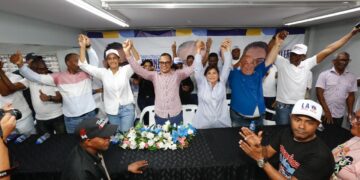 Alexander Liz manifiesta su apoyo a Francisca Jáquez, candidata a diputada en circ. 3 del DN