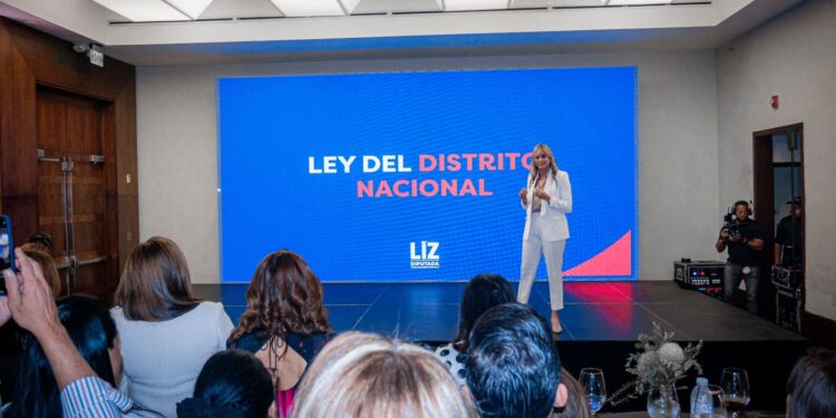 Liz Mieses presenta  oficialmente su propuesta de Ley del Distrito Nacional