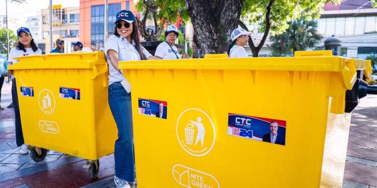 CTC y juventud JCC promueven reciclaje intercambiando plásticos por termos