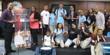 Estudiantes de la Regional 15 brillan con sus talentos en Festival Dramas en francés