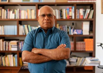 Al cierre del año escolar sigue pago irregular de maestros