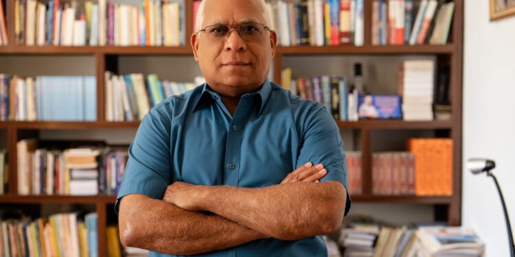 Al cierre del año escolar sigue pago irregular de maestros