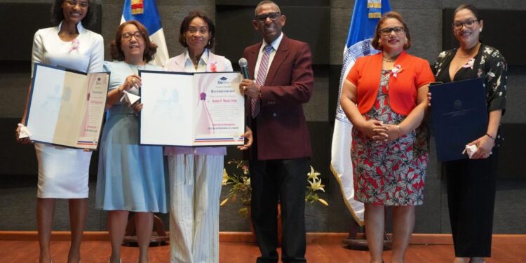 UASD Recinto Barahona reconoce mujeres destacadas