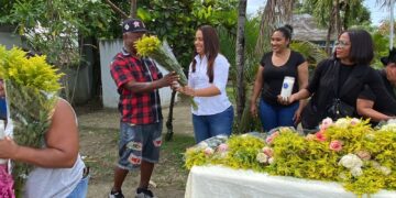 Alcaldesa Betty Gerónimo recorre cementerios con motivo al Día de las Madres