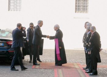 Presidente Abinader llega a la sede del Vaticano para su audiencia privada con el Papa Francisco