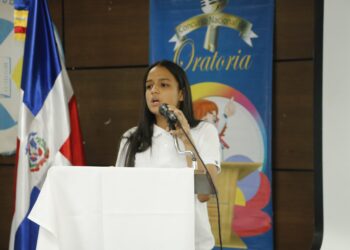 Regional 15 de Educación convoca a jóvenes talentos en el Concurso de Nacional Oratoria