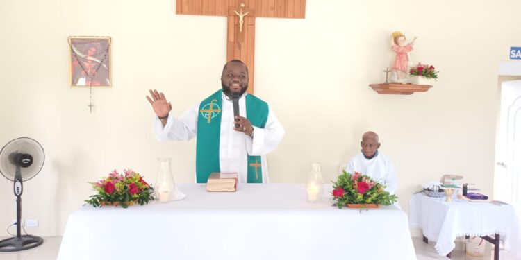 Entregan reconstrucción capilla Divino Niño Jesús y Santísimo en Sabana de la Maya en Yamasa