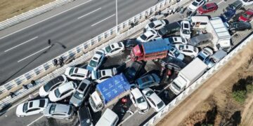 Hundimiento de una carretera en el sur de China causa al menos 24 muertos y 30 heridos