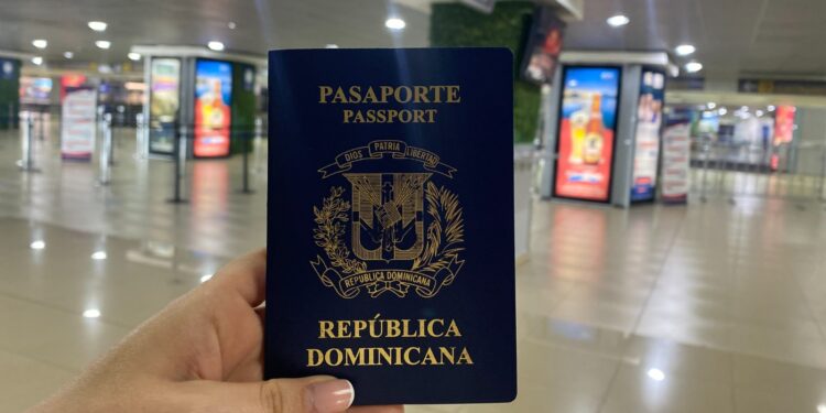 Buscan eliminar visado para dominicanos en Jamaica