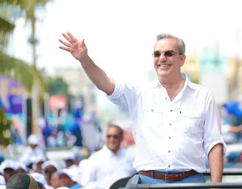 Abinader continuará actividades políticas en Cotuí, Barahona y Azua este sábado