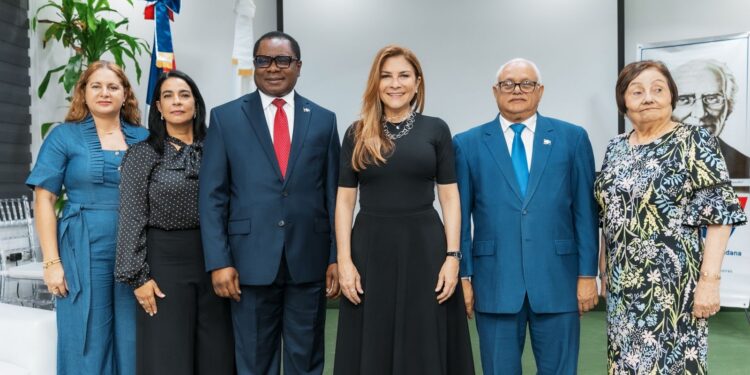 Tesorería Nacional reconoce a Carolina Mejía por dirigir el gobierno municipal con transparencia, integridad y excelencia