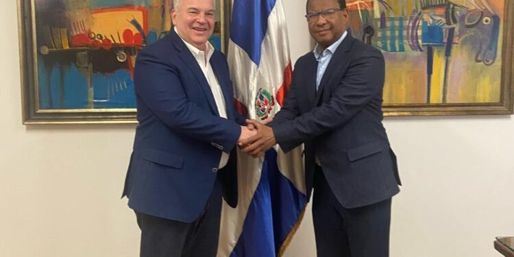 Embajada en Países Bajos y Comisión Nacional de Golf buscan incentivar industria de ese deporte en RD