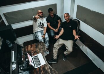 Raperos Ovni y Beethoven Villaman anuncian nuevo EP que llevará por nombre “Acción rápida” 