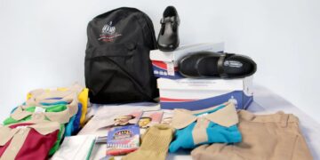 INABIE reitera a directores de escuelas que deben entregar kits escolares completos