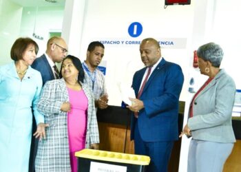 PLD deposita ante fiscal de delitos electorales pruebas de pensiones otorgadas por el gobierno de forma fraudulentas