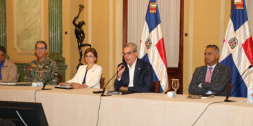 Abinader convoca reunión de emergencia para conocer detalles sobre situación pluvial del país por vaguadas