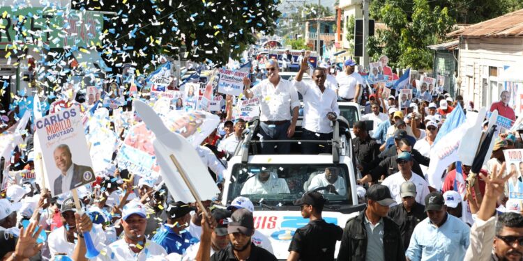 Abinader encabeza multitudinaria marcha caravana en San Juan