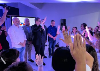 PRM juramenta damas del Movimiento Mujer Red