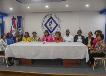 Colegio Dominicano de Bioanalistas insta al presidente Luis Abinader a solucionar sus demandas