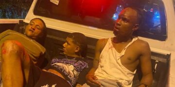 Jóvenes enfrentan a tiros a policías en Constanza