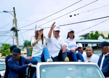 Miguel Vargas: “Gobierno empeña el país y futuras generaciones”