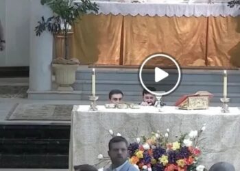 Joven de 16 años entra a iglesia con un rifle y atemoriza a los feligreses