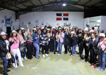 Candidato a diputado de Ultramar Edward Cruz realiza encuentro con dominicanos en el exterior