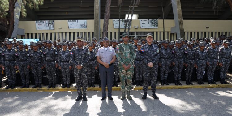 Agentes policiales integrados desde hoy a la Policía Militar Electoral