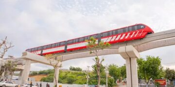 A pocos días de las elecciones hacen primera prueba de los trenes del monorriel