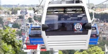 Teleférico de Santo Domingo se detiene; deja pasajeros atrapados
