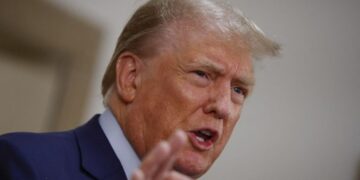 Trump dice Biden está "mentalmente incapacitado" para ser presidente de EE.UU