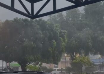 Fuertes aguaceros se registran en el Gran Santo Domingo por efectos de vaguada y sistema de baja presión