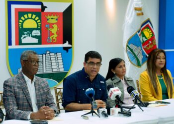 Alcalde Dío Astacio anuncia plan de desmonte de propaganda política en Santo Domingo Este