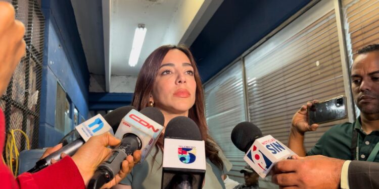 Candidata a diputada FP en SDO denuncia irregularidades y dice irá al TSE