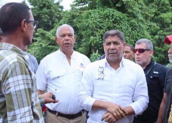 Limber Cruz, Ministro de Agricultura, auxilia productores línea noroeste luego de tornado