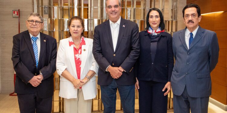 Presidente Abinader llega a Italia para audiencia privada con Su Santidad, el papa Francisco