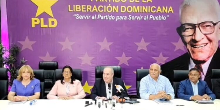 Danilo medina y Charlie Mariotti dejan la dirección del PLD