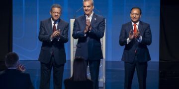 Abinader sostendrá reunión este jueves junto a Leonel Fernández y Abel Martínez