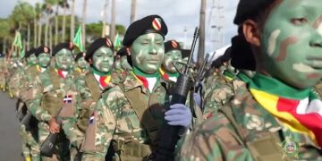 Primera agrupación de tropas kenianas parte hacia Haití