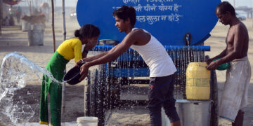 India bate récords de temperatura tras semanas de calor sofocante y escasez de agua