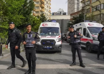 Tres muertos y cinco heridos en un tiroteo en Estambul