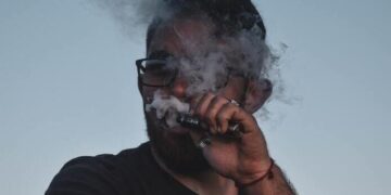 Vapear después de dejar de fumar aumenta el riesgo de cáncer de pulmón