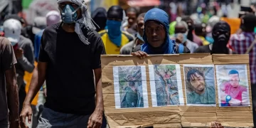 Policía de Haití combate al jefe de bandas Jimmy Cherisier tras asesinato de tres agentes