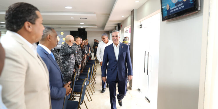 Presidente Abinader encabeza reunión de seguimiento al Plan de Seguridad Ciudadana