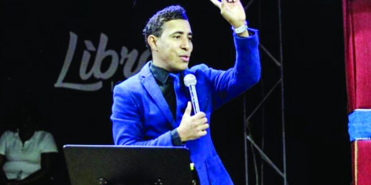 Supuesta víctima narra “El pastor aprovechaba para tocarme en los pasillos de la iglesia”