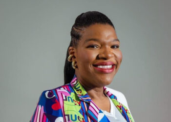 Elizabeth Silverio ahora aconseja a mujeres a actuar con inteligencia